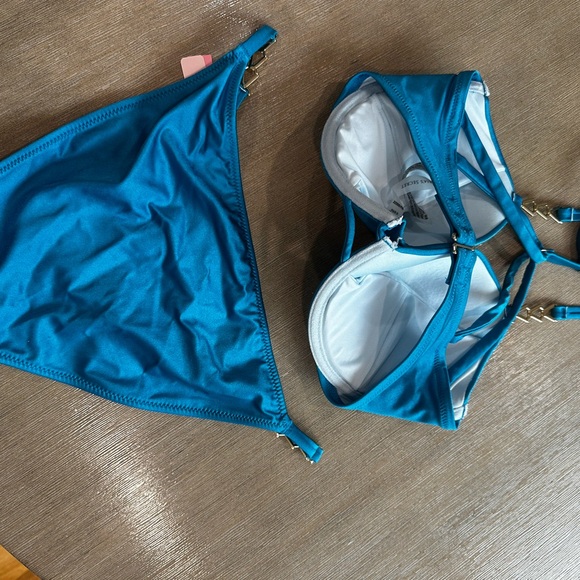 Victoria's Secret 32ddd /medium  Teal Bikini Top with Gold Detail - Picture 2 of 5